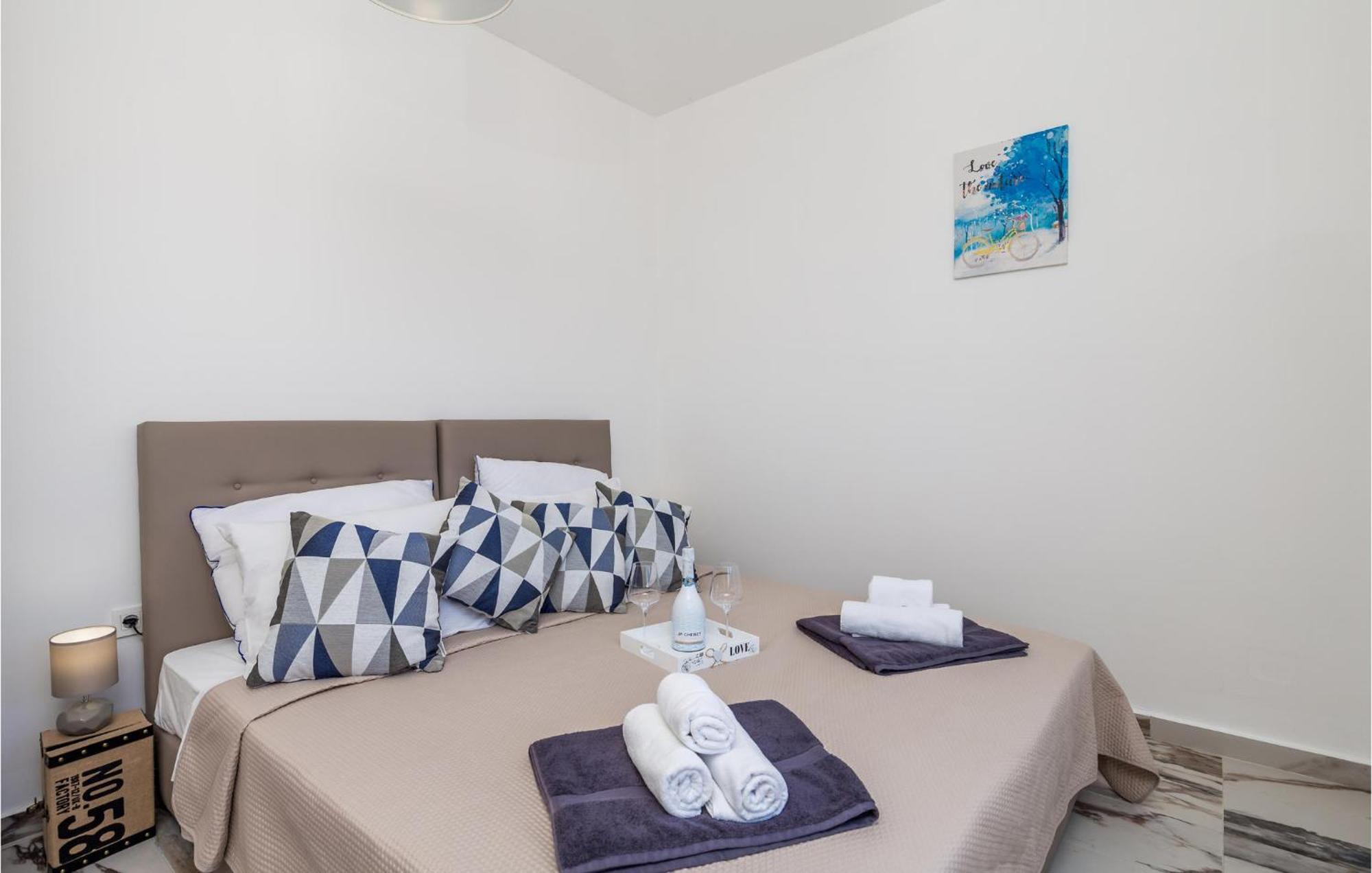2 Bedroom Amazing Apartment In Rijeka Exteriér fotografie