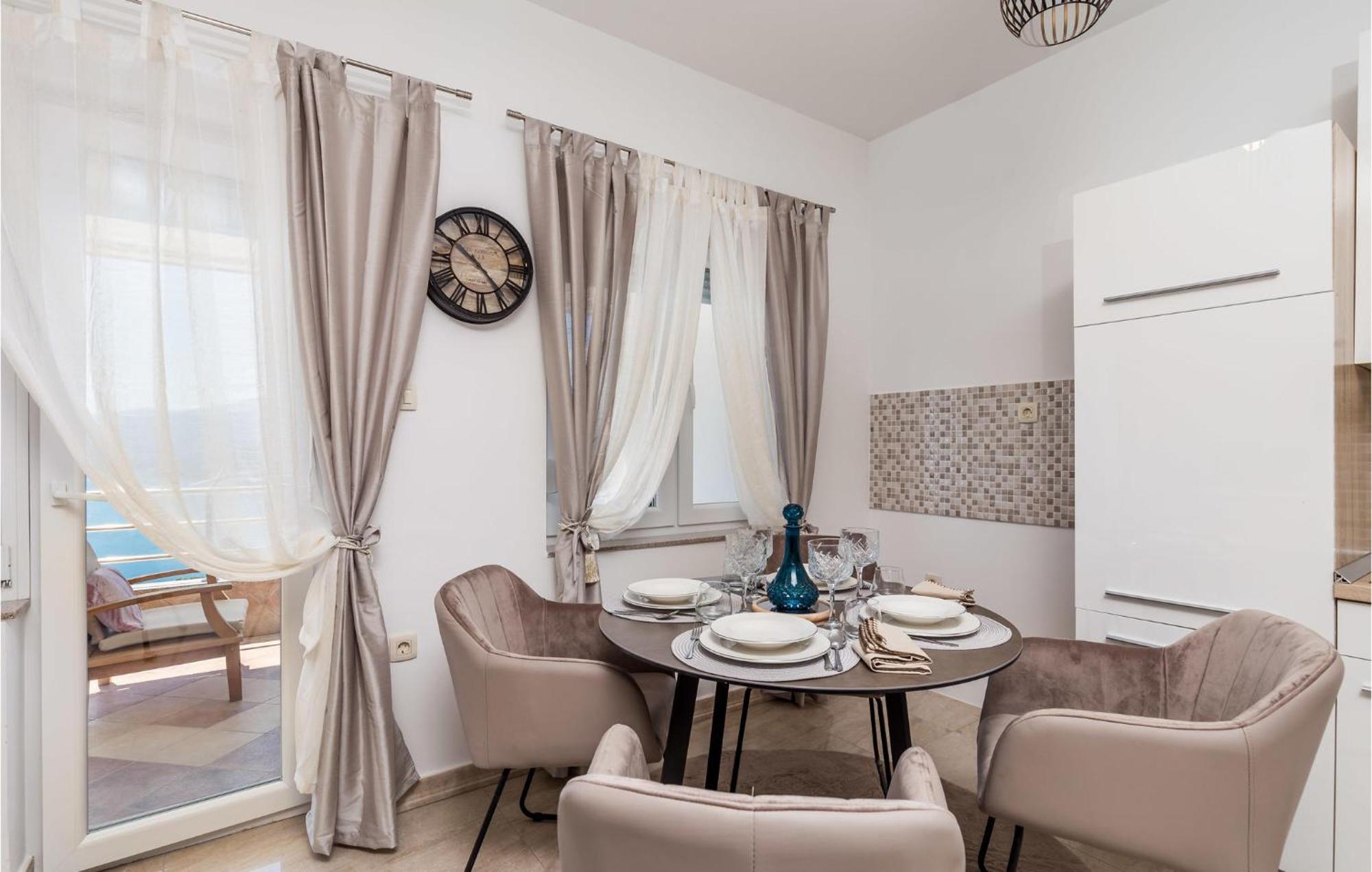 2 Bedroom Amazing Apartment In Rijeka Exteriér fotografie
